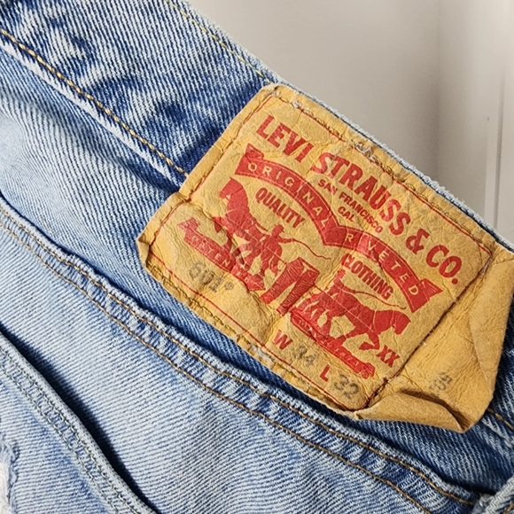 Levis Levi 501 Thrashed Distressed 35 x 31 Blue Denim Button Fly Grunge - Picture 7 of 7